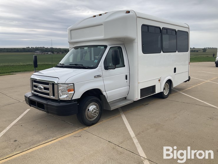 2014-ford-e350-image-1