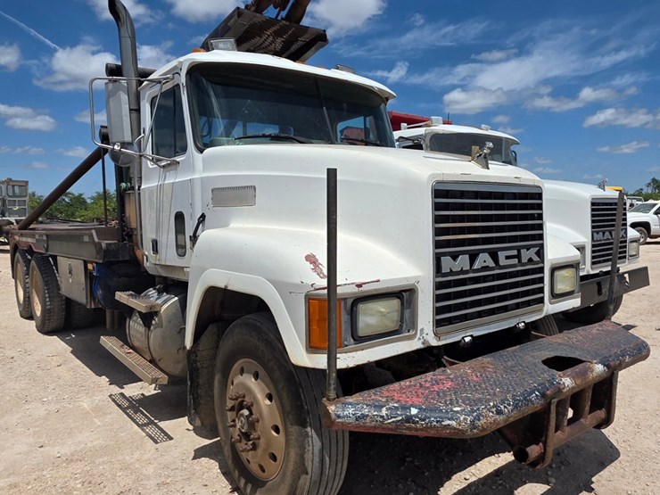 1993-mack-ch613-image-3