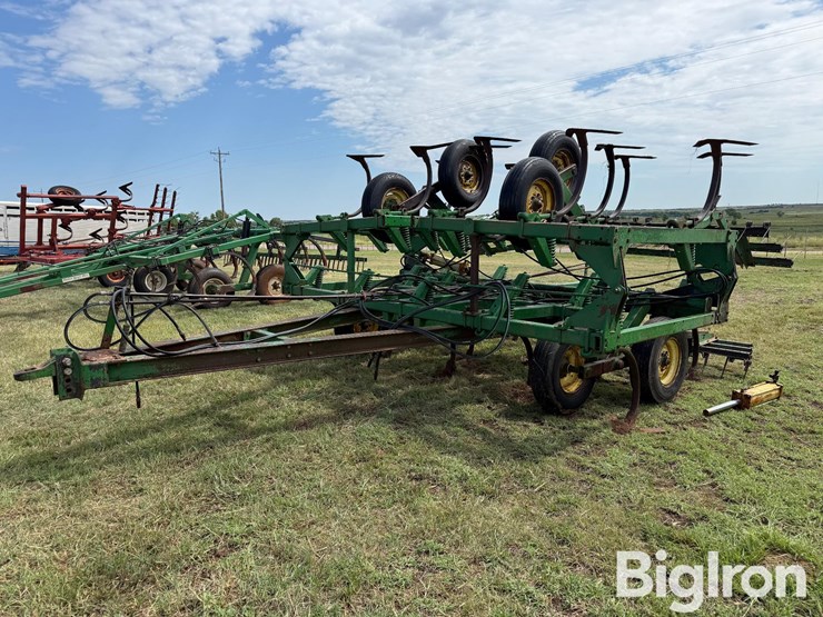 john-deere-1610-image-1