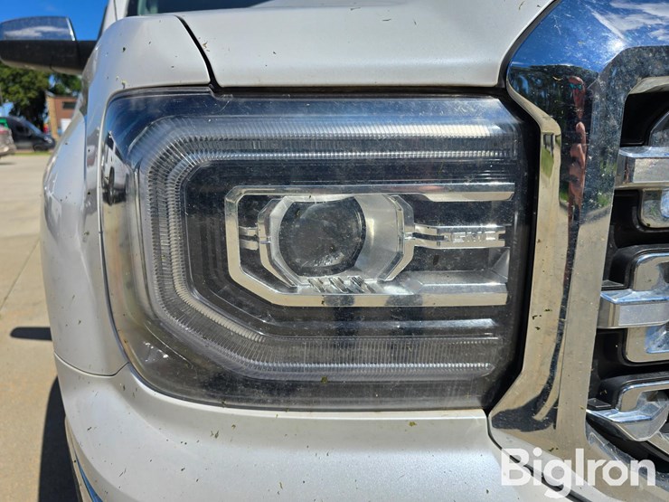 2018-gmc-sierra-1500-slt-image-9