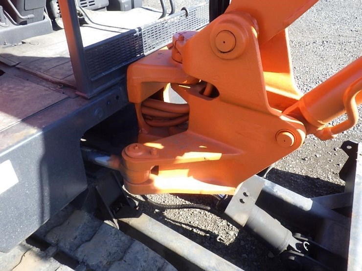 kubota-kx026-image-12