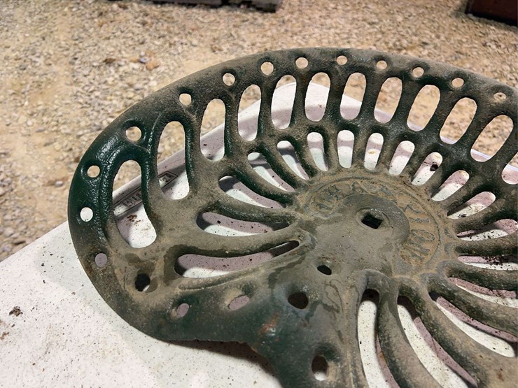 (3)-cast-iron-seats-image-3