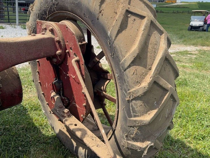farmall-f-20-image-24