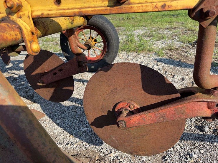 minneapolis-moline-plow-image-12