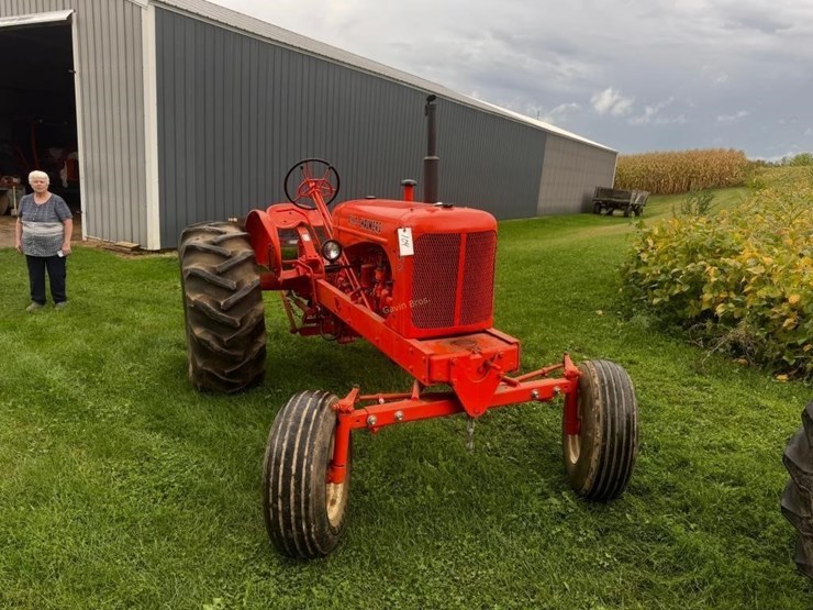 allis-chalmers-wd45-tractor-image-4