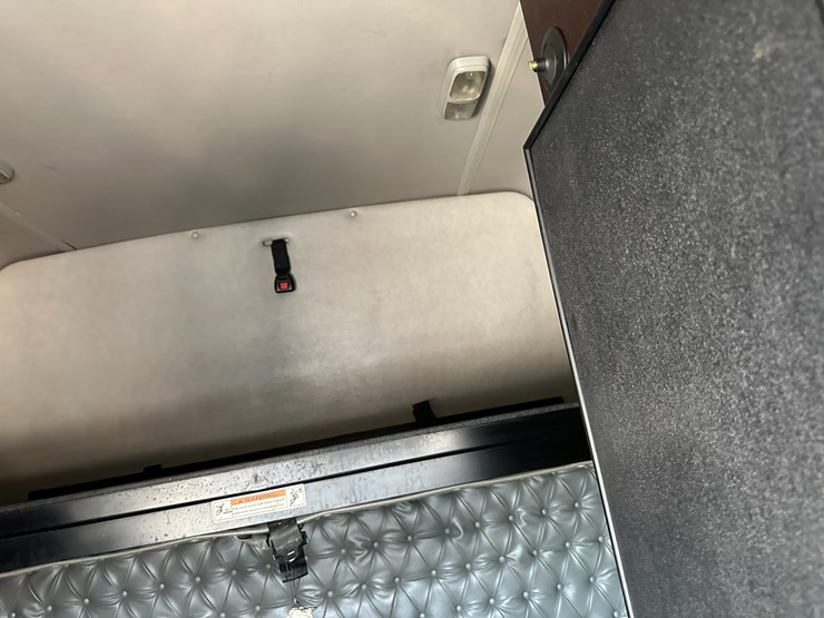 2018-western-star-5700-image-75