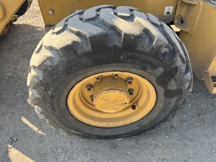 2012-caterpillar-420e-image-10