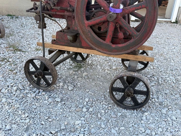 fuller-&-johnson-2-hp-hit-&-miss-engine-on-truck-cart-image-31
