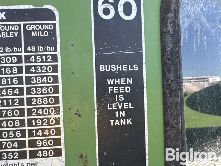 john-deere-700-image-19