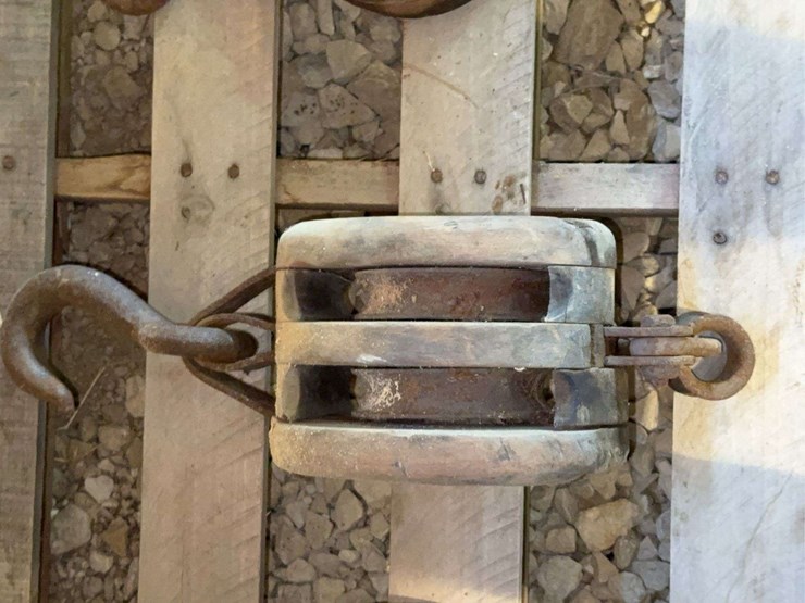 lot-of-blocks-and-pulleys-image-7
