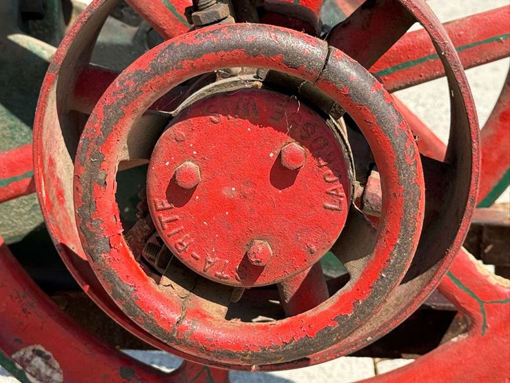 sta-rite-4-hp-hit-&-miss-engine-on-truck-image-32
