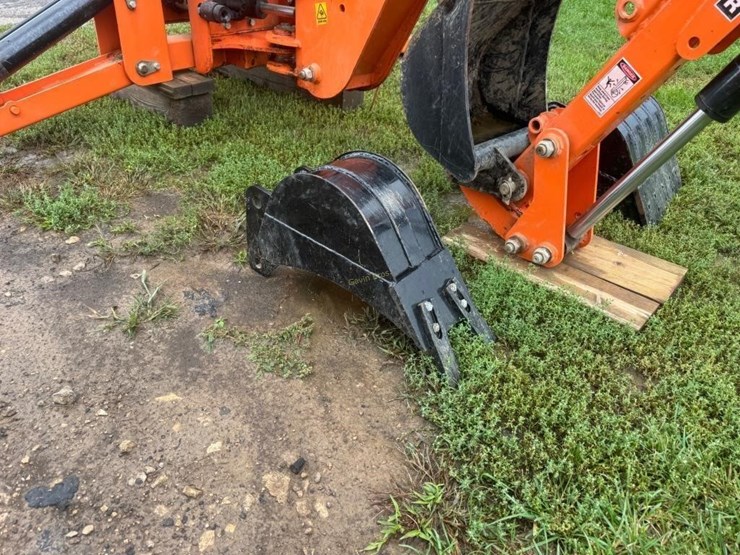 bhm-225-backhoe-attachment-image-6