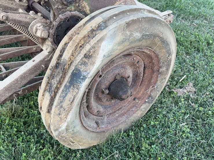 8ft-grain-drill-image-10
