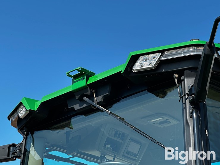 2023-john-deere-8r-370-image-11