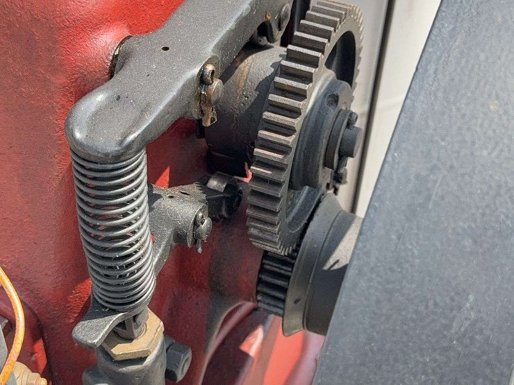 2-hp-international-harvester-“famous”-vertical-engine-with-cooling-tank-image-16