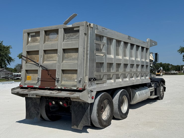 #1642-•-1995-peterbilt-dump-truck-image-4