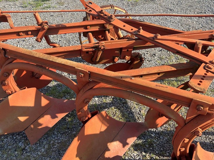 moline-5-bottom-plow-image-9