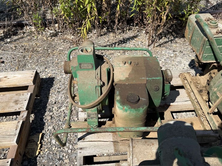 group-of-homelite-self-priming-gas-pumps-image-8