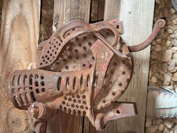 (2)-corn-shellers-image-11