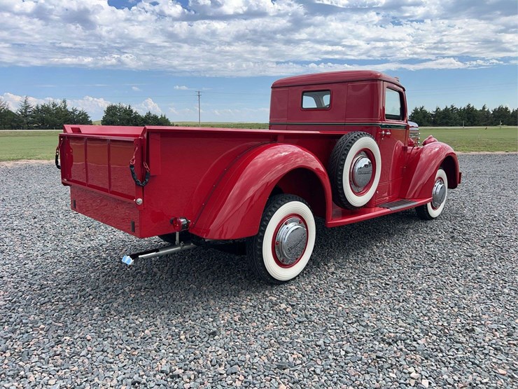1948-diamond-t-201-one-ton-pickup-image-3