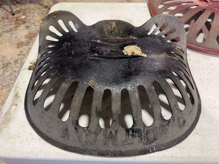 (3)-cast-iron-seats-image-16