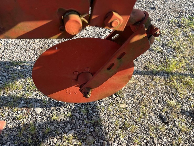 moline-5-bottom-plow-image-24