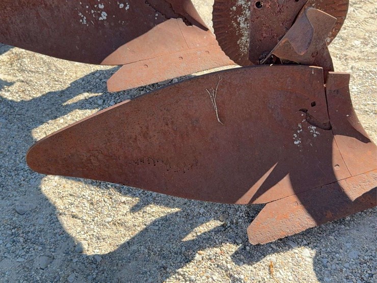 4-bottom-plow-image-14