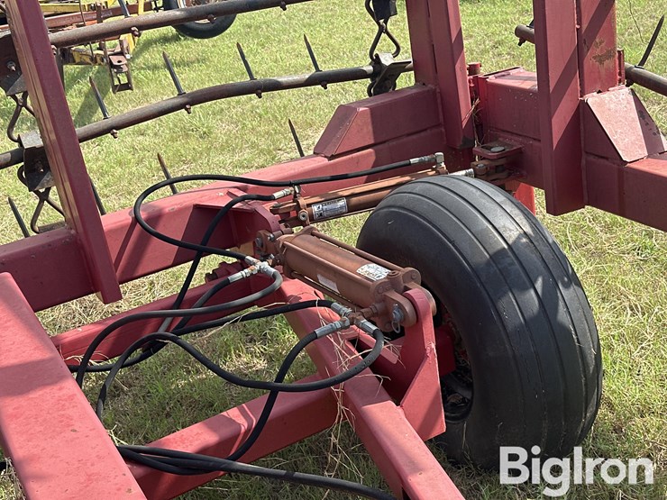 martens-manufacturing-pull-type-12-bar-spike-tooth-harrow-image-9
