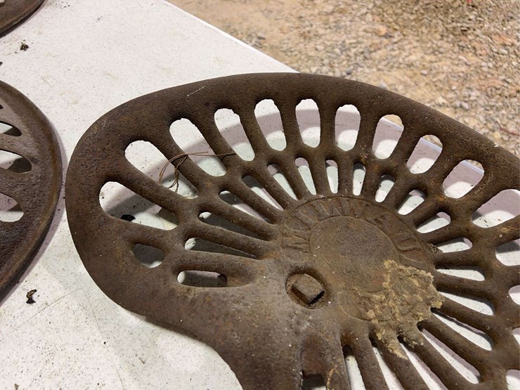 (3)-cast-iron-seats-image-13
