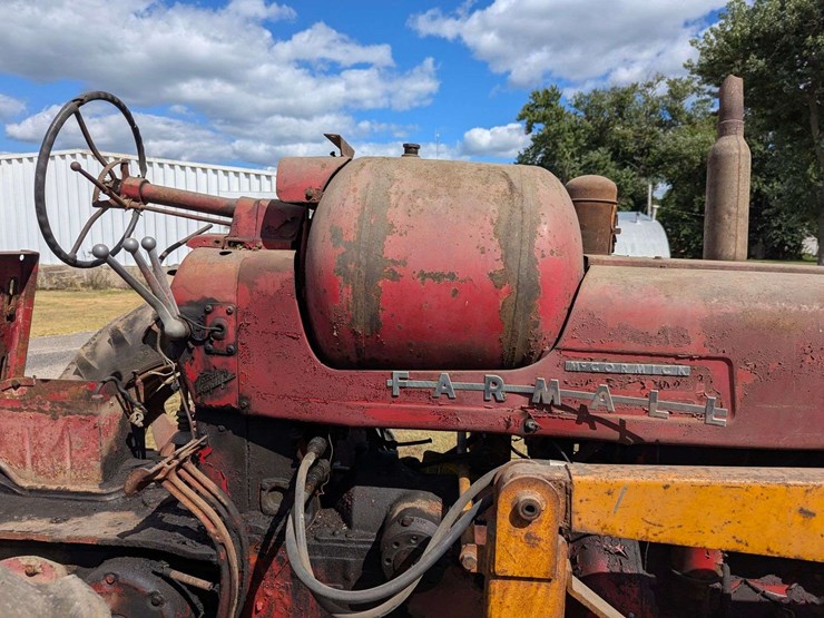 1956-mccormick-farmall-l.p.gas-400-image-4