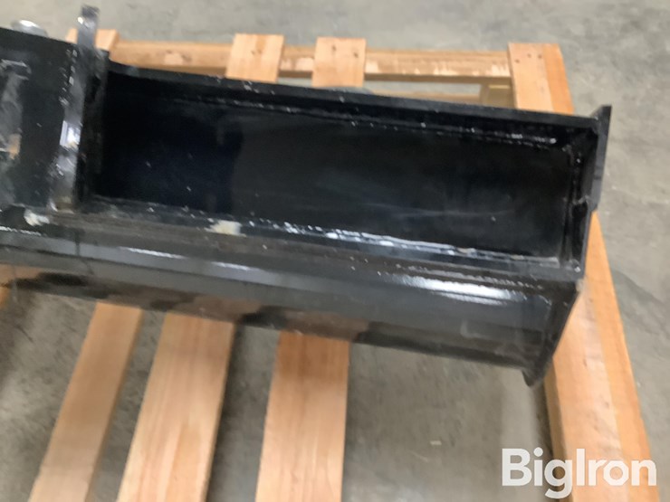 40”-mini-excavator-tilt-bucket-image-16