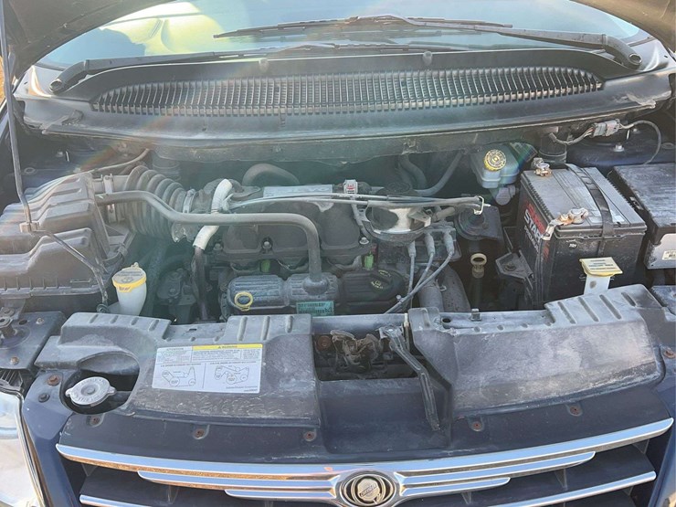 2006-chrysler-town-&-country-image-8