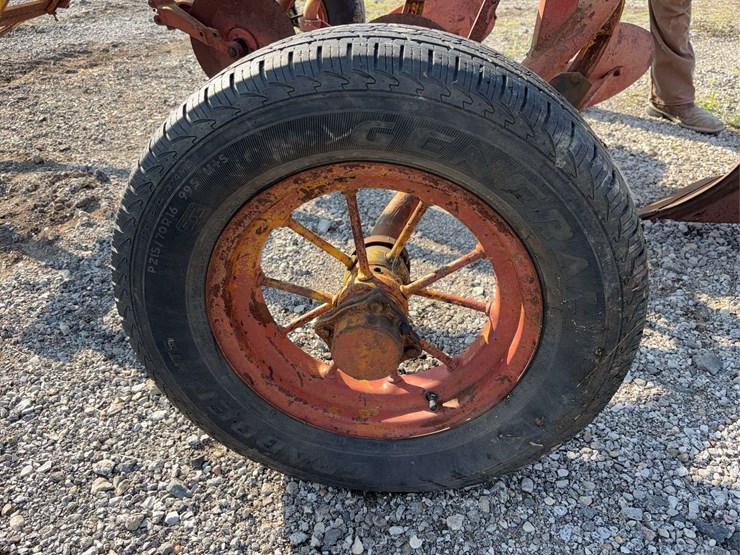minneapolis-moline-plow-image-21