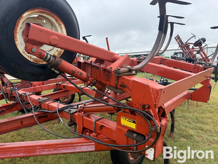 hesston-2340-image-13
