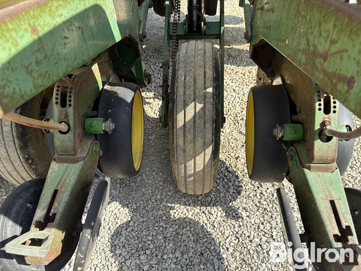 john-deere-7200-image-15