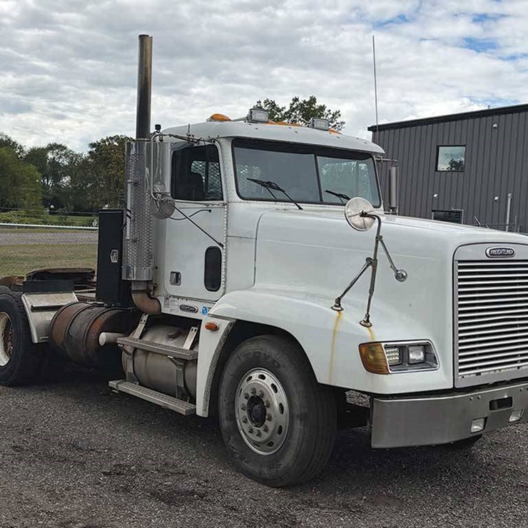 2001 FREIGHTLINER FLD120
