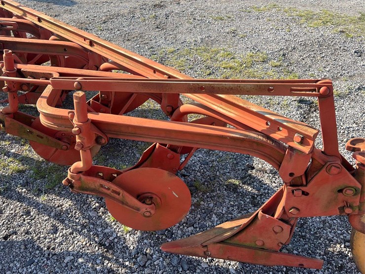 moline-5-bottom-plow-image-15