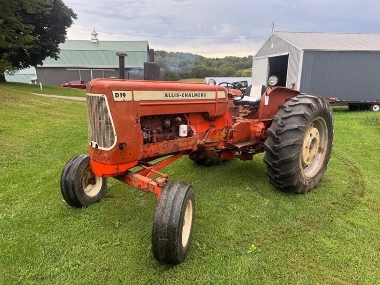 allis-chalmers-d19-gas-tractor-image-10