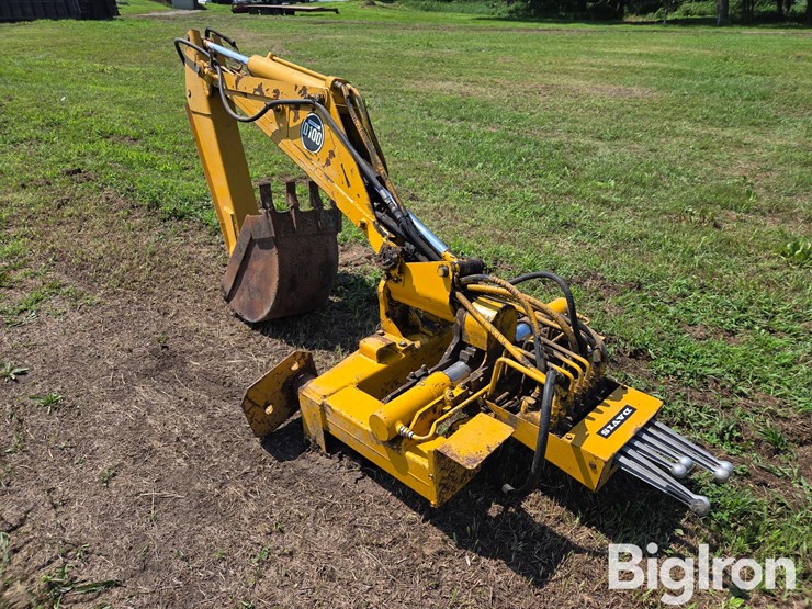 davis-d2100-backhoe-attachment-image-3