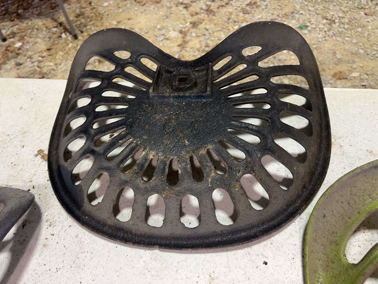 (2)-cast-iron-seats-image-12