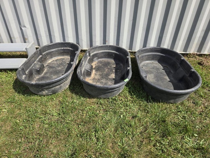 3-feed-troughs-image-1