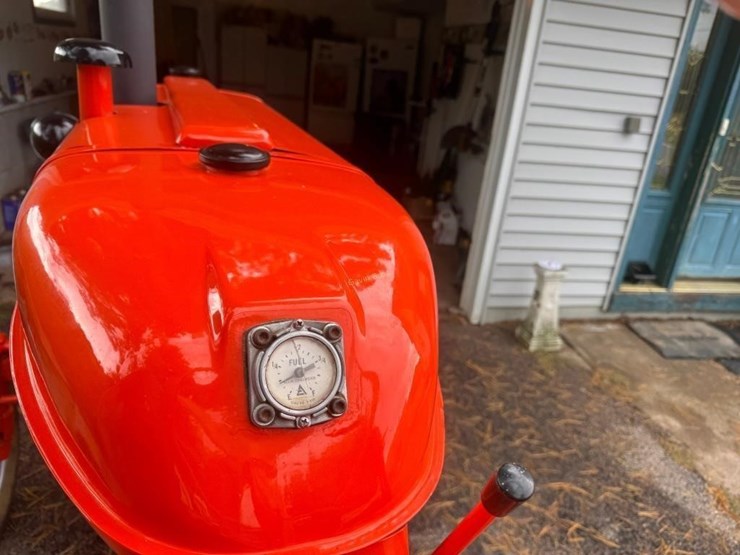 allis-chalmers-d10-series-ii-tractor-image-15