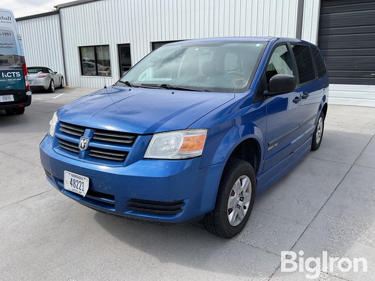 2008-dodge-grand-caravan-se-image-1