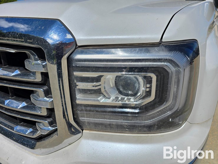 2018-gmc-sierra-1500-slt-image-12