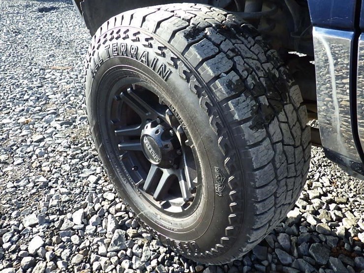 2001-dodge-2500-image-13