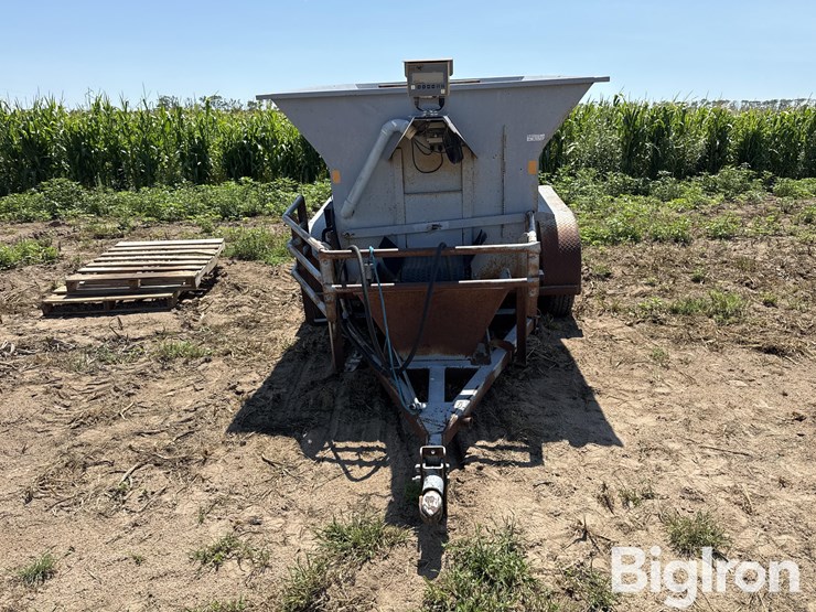 large's-wet-distillers-grain-feed-wagon-image-2