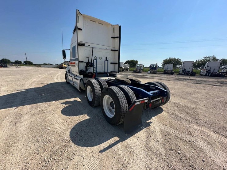 2017-international-prostar-image-2