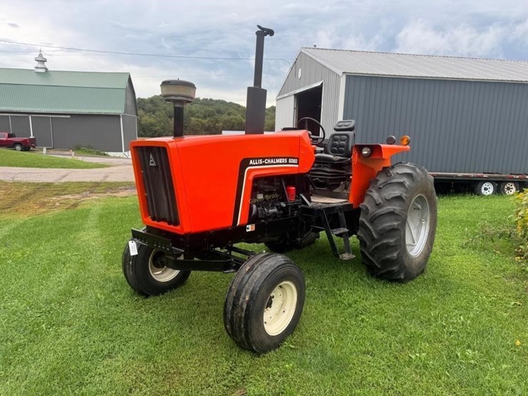 1983-allis-chalmers-6060-tractor-image-5