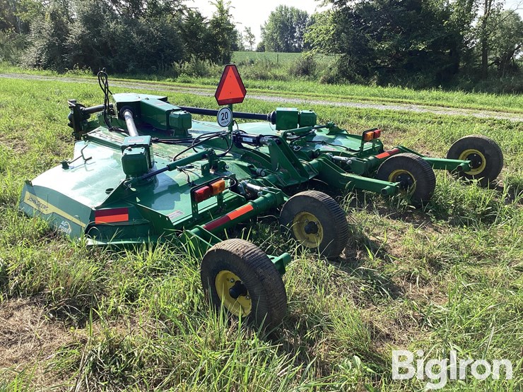 2022-john-deere-12-image-7