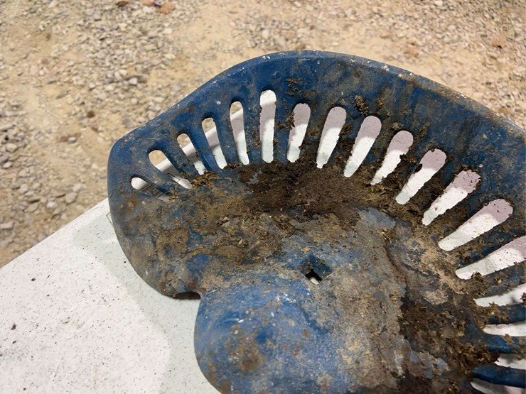 (3)-cast-iron-seats-image-3